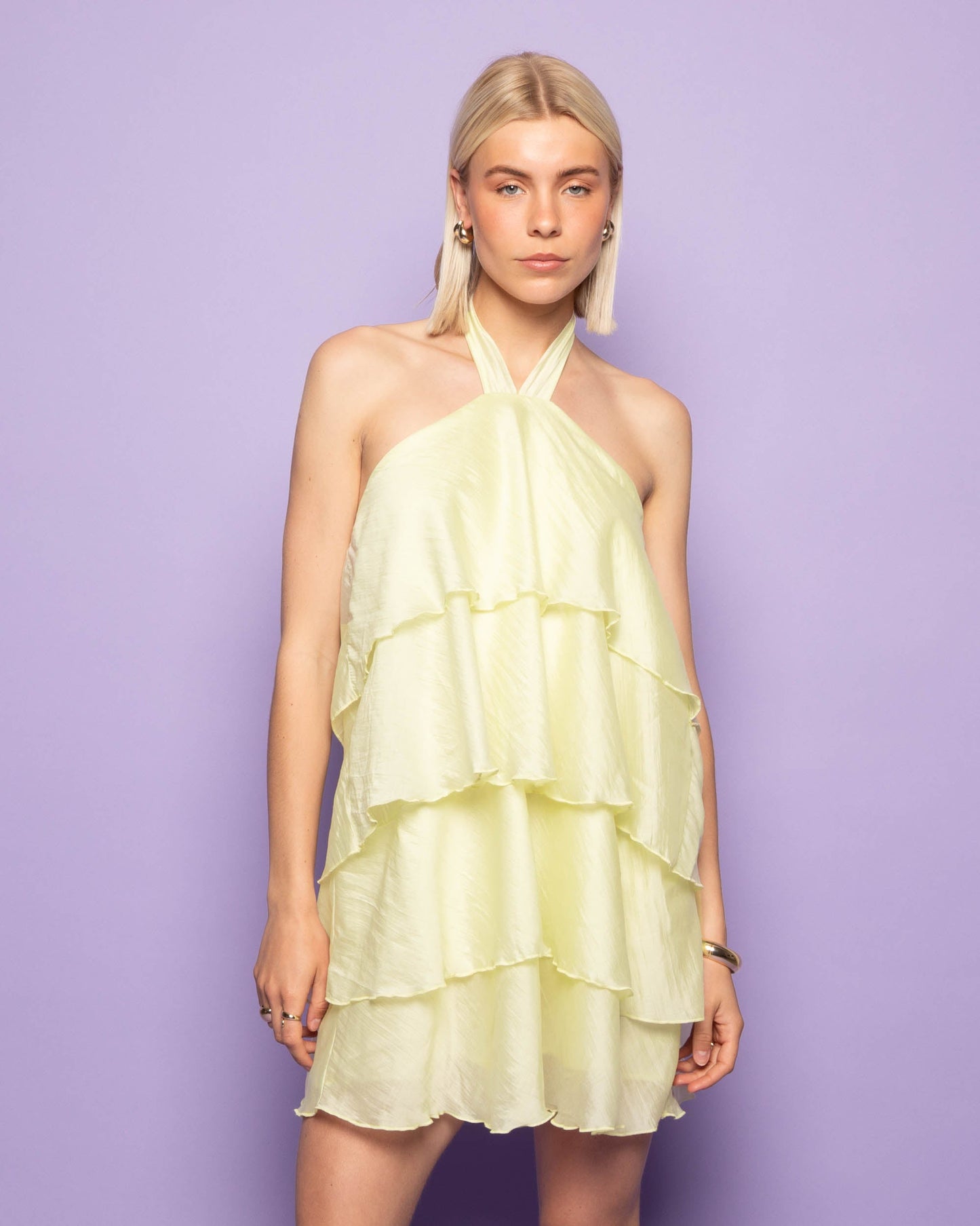 RUFFLE HALTER DRESS BOTERGEEL