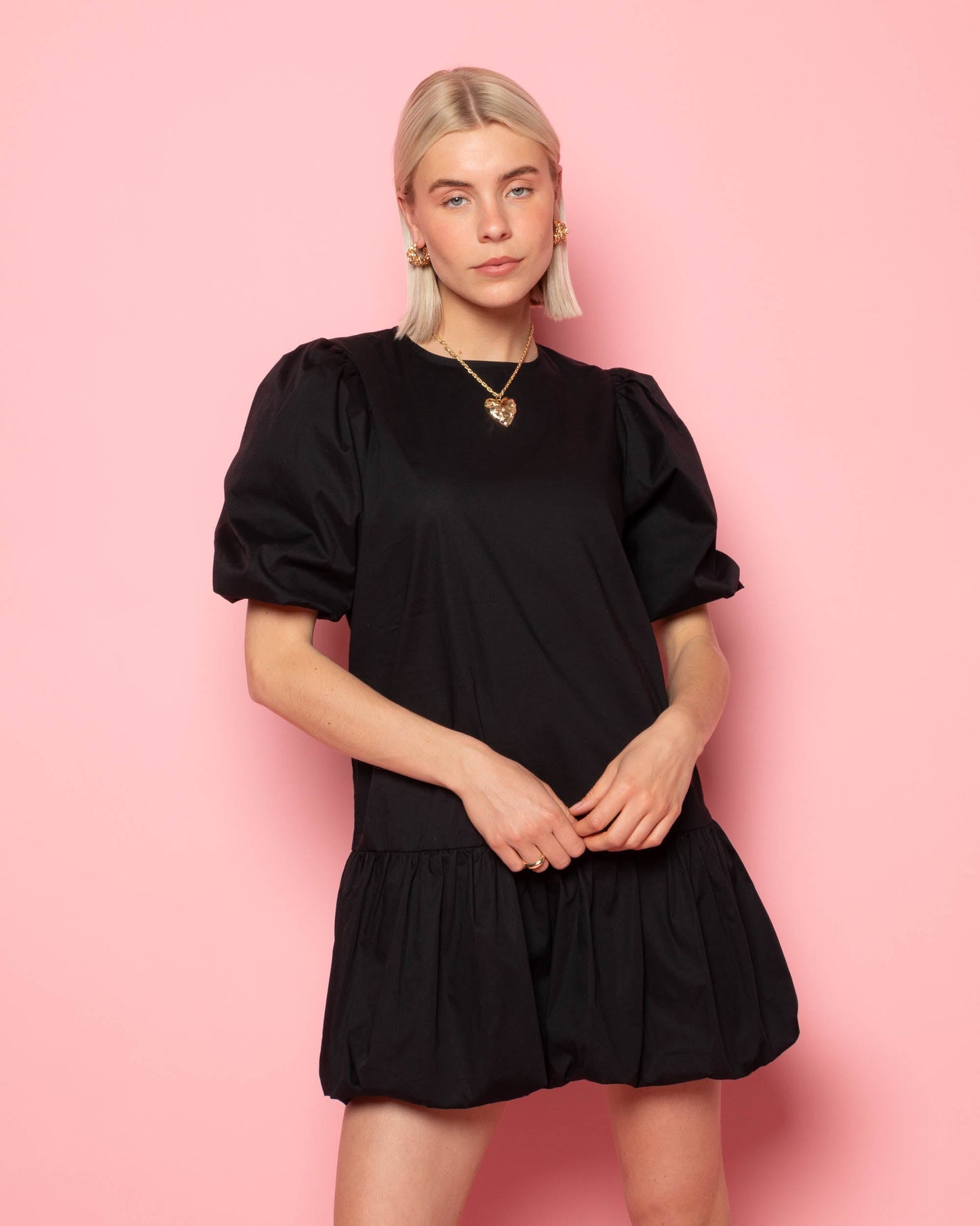 POPLIN PUFF SLEEVE DRESS ZWART