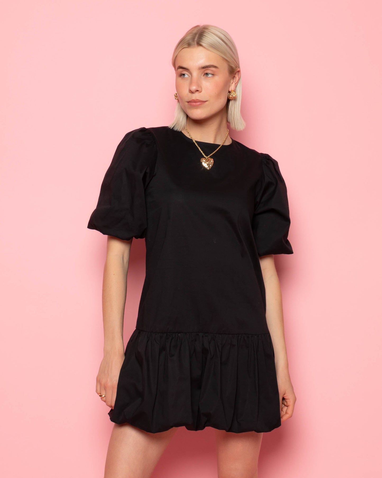 POPLIN PUFF SLEEVE DRESS ZWART