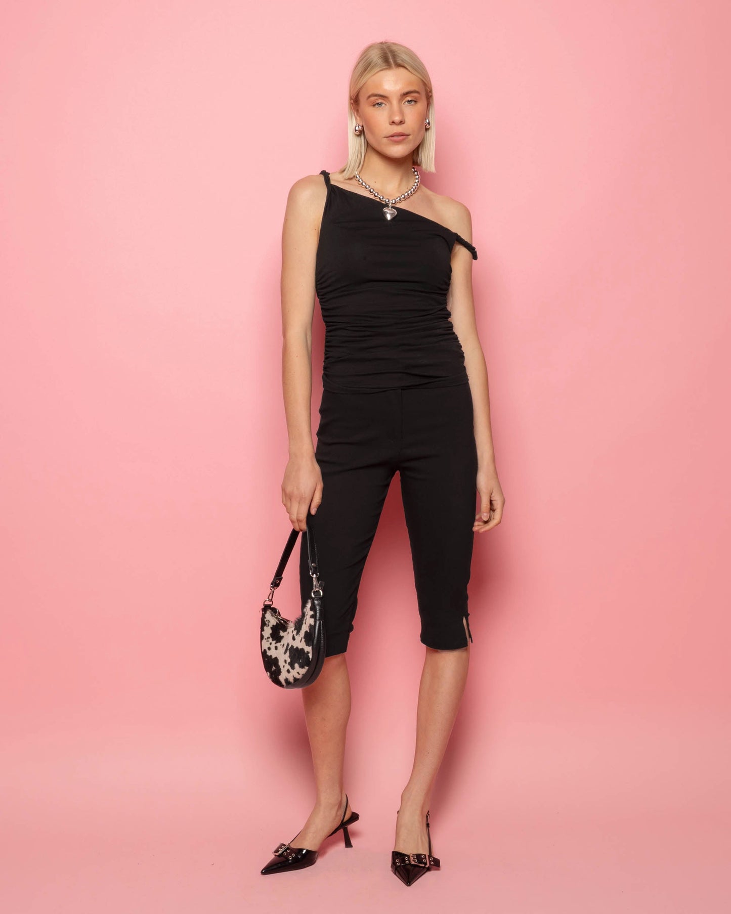 TAMAR OFF SHOULDER TWISTED TOP ZWART
