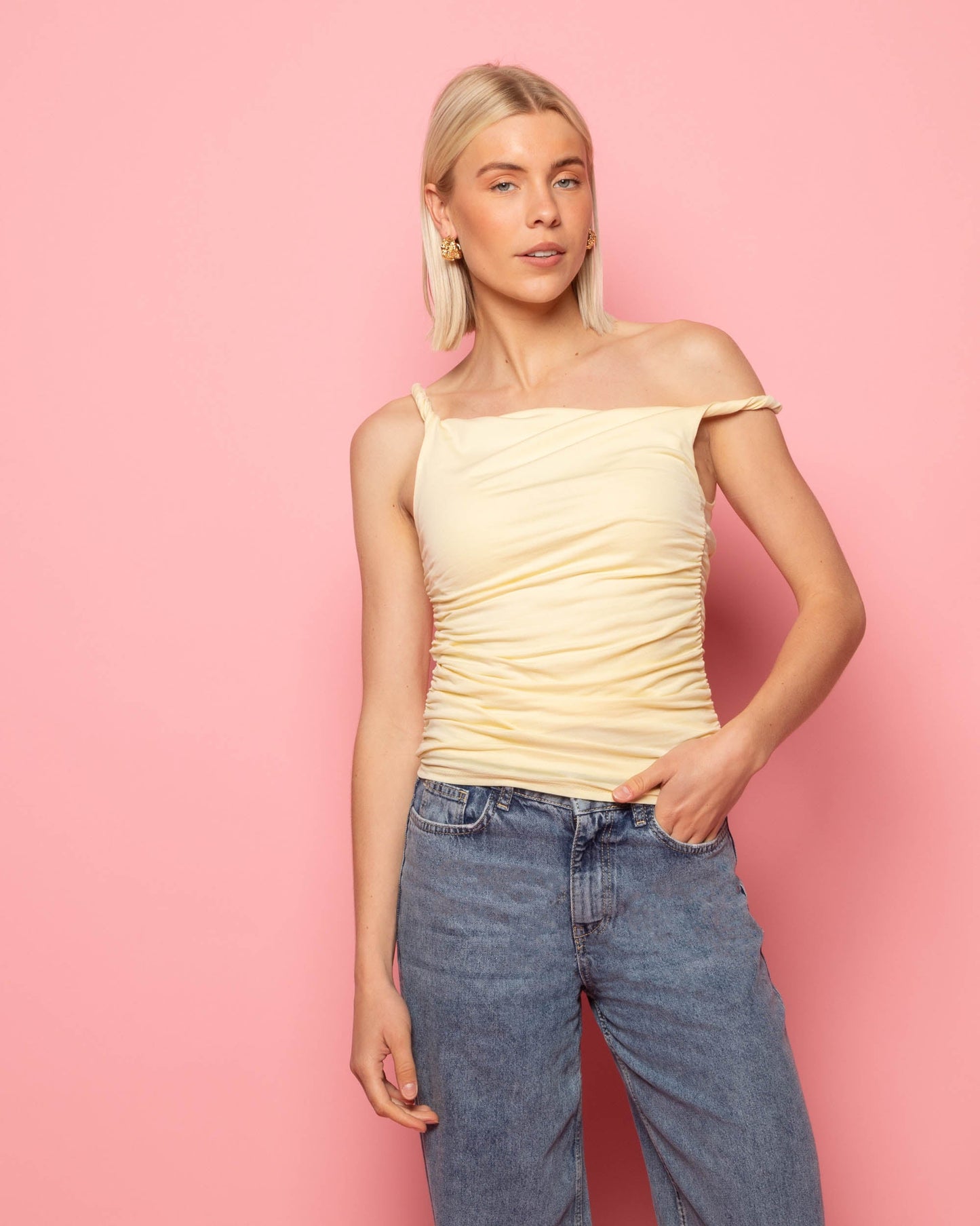 TAMAR OFF SHOULDER TWISTED TOP BOTERGEEL