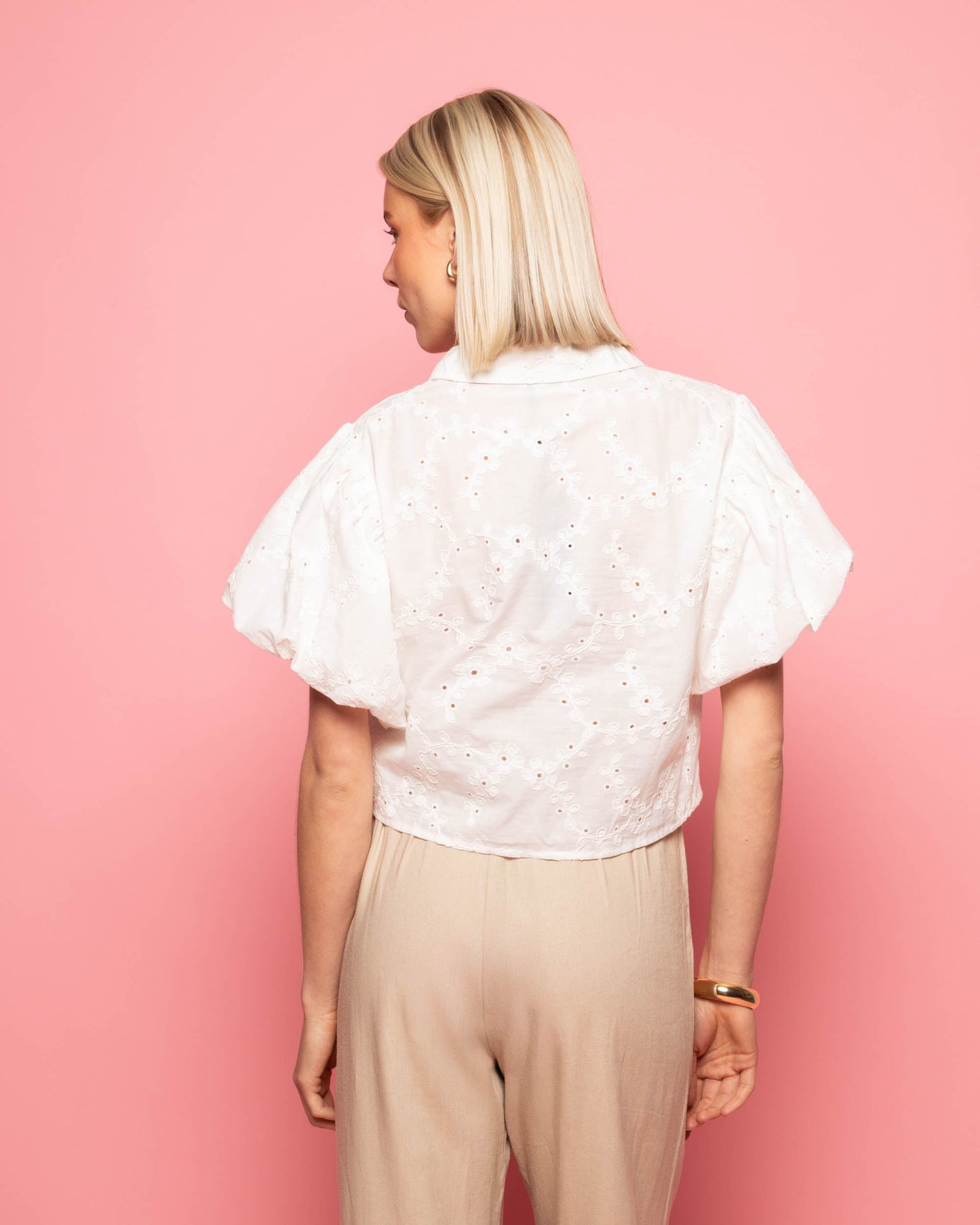 BRODERIE PUFF SLEEVE BLOUSE WIT