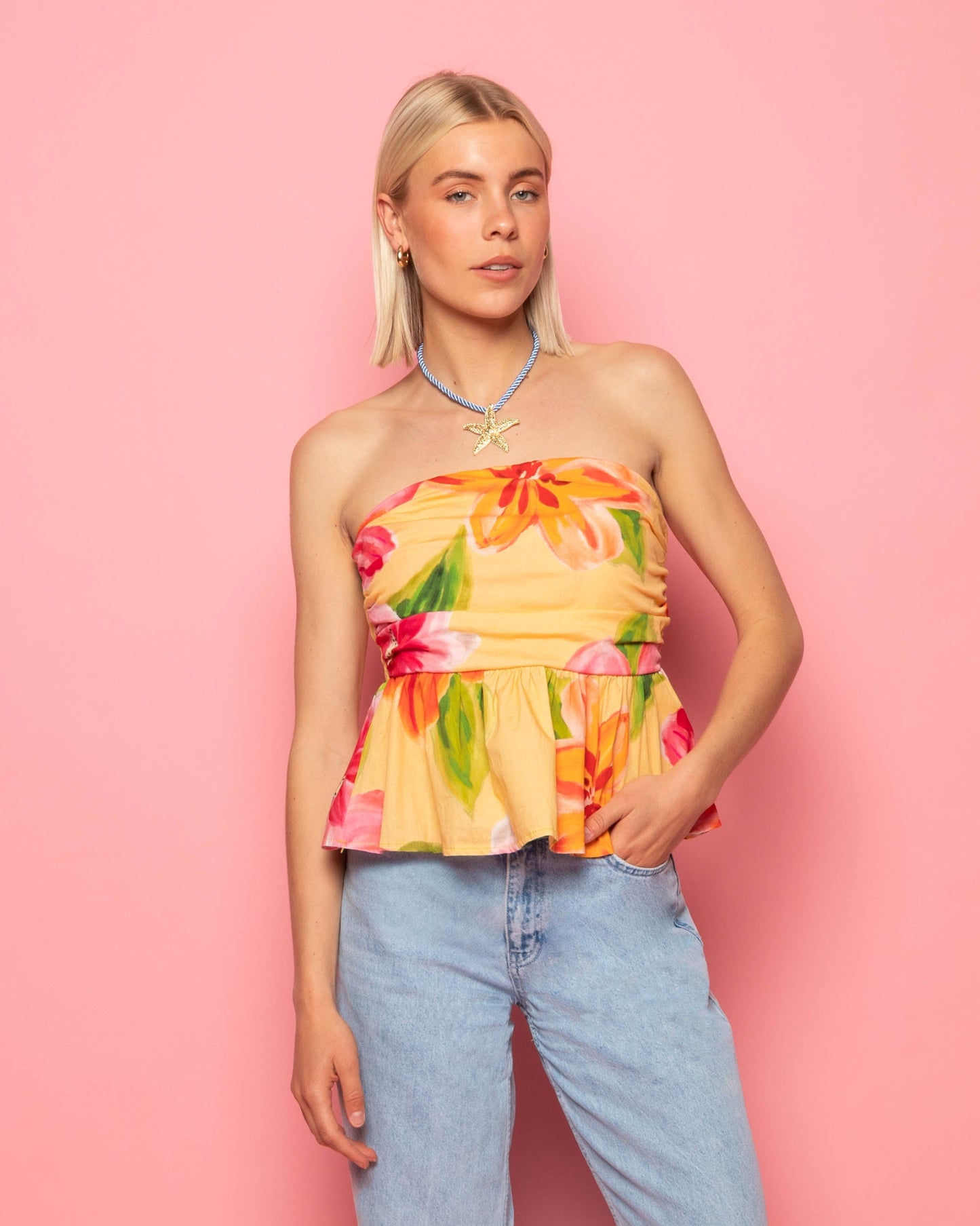 TROPICAL FLOWER PEPLUM TOP GEEL