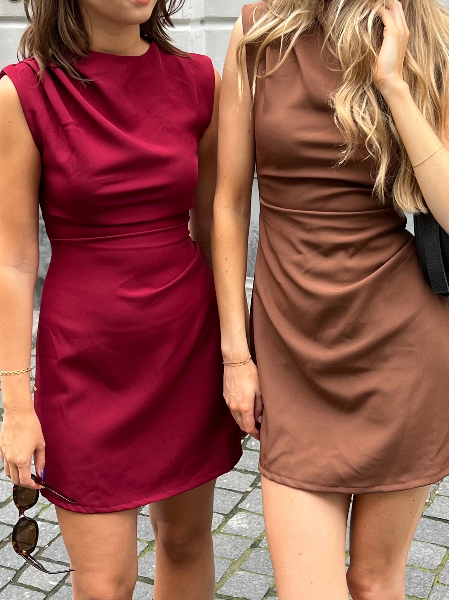 SOFIA RUCHED DRESS BRUIN