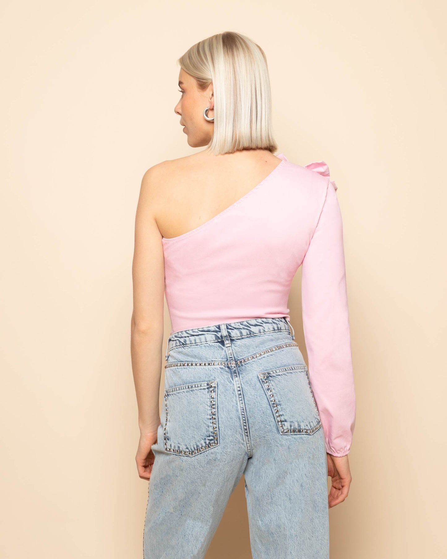ONE SLEEVE BOWS TOP LICHTROZE