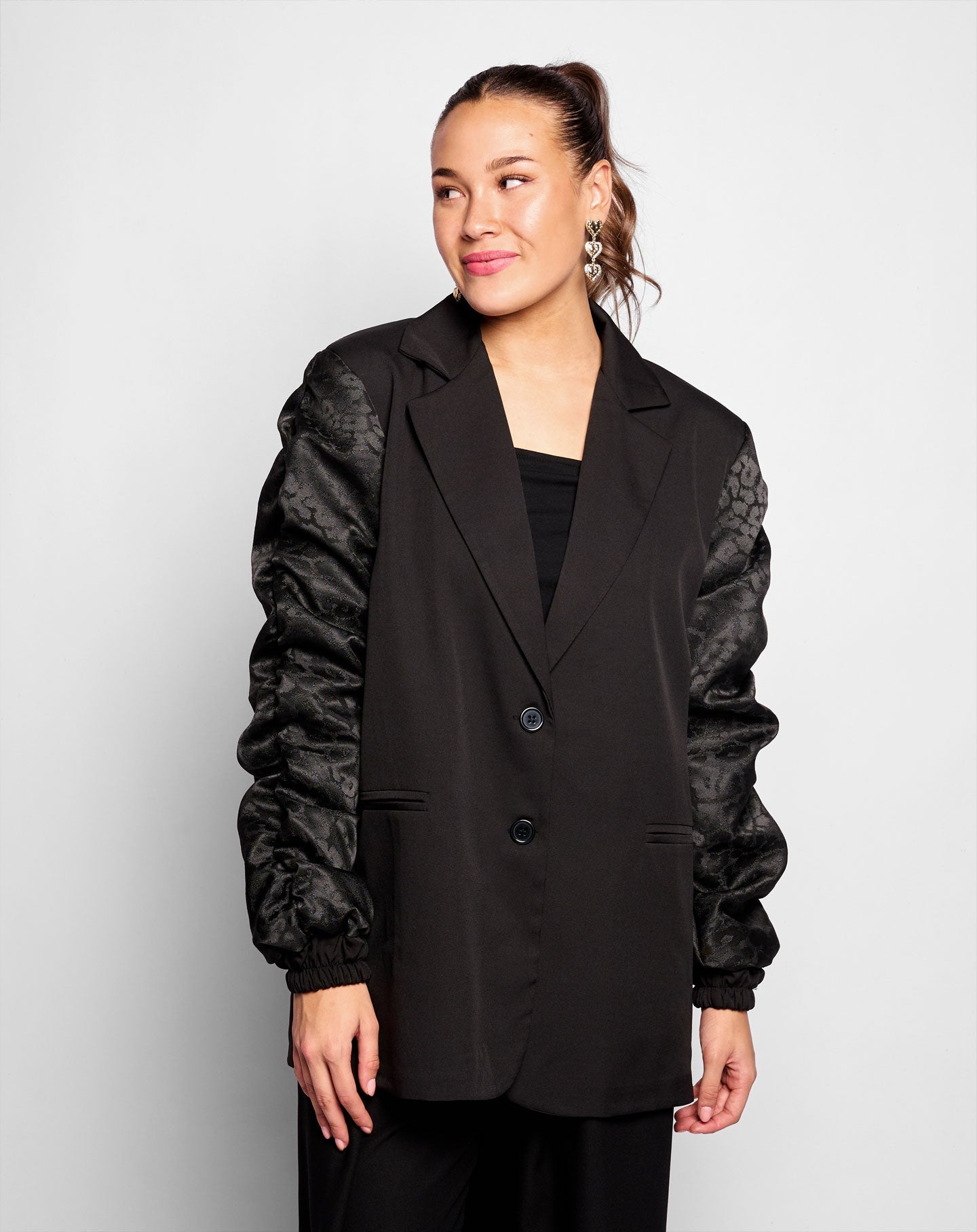 BOMBER SLEEVE BLAZER ZWART