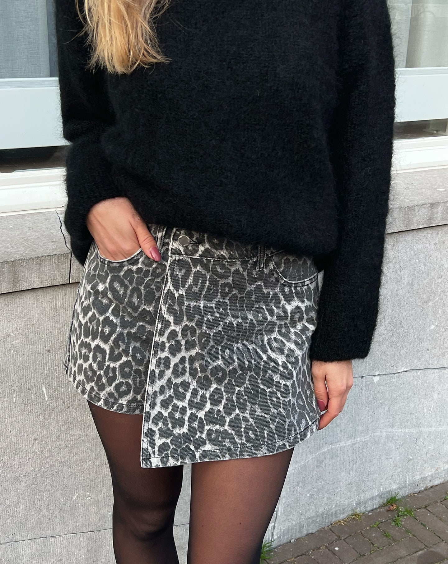 LEOPARD ALLOVER DENIM SKORT GRIJS