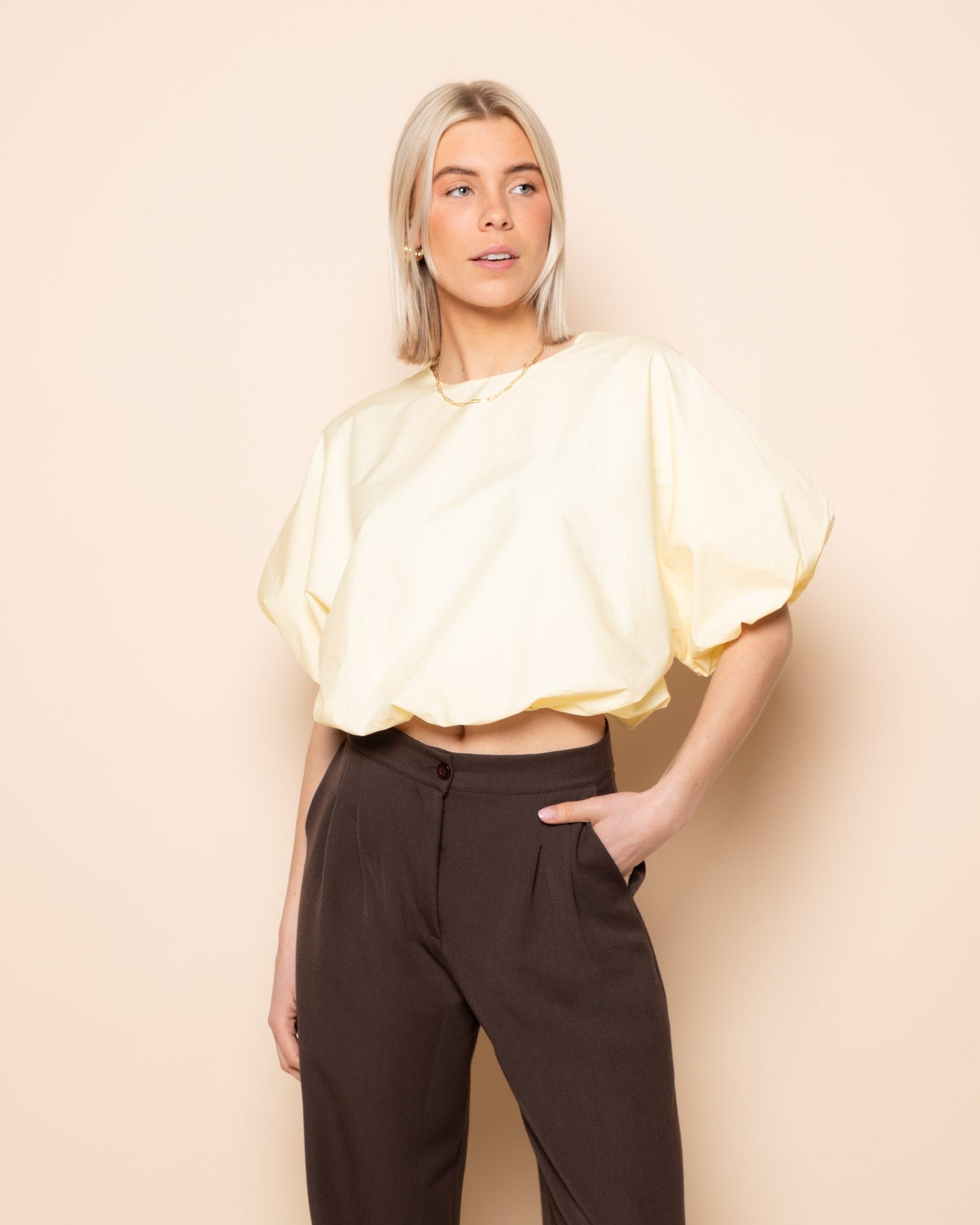 CHARLEY BUBBLE HEM TOP BOTERGEEL
