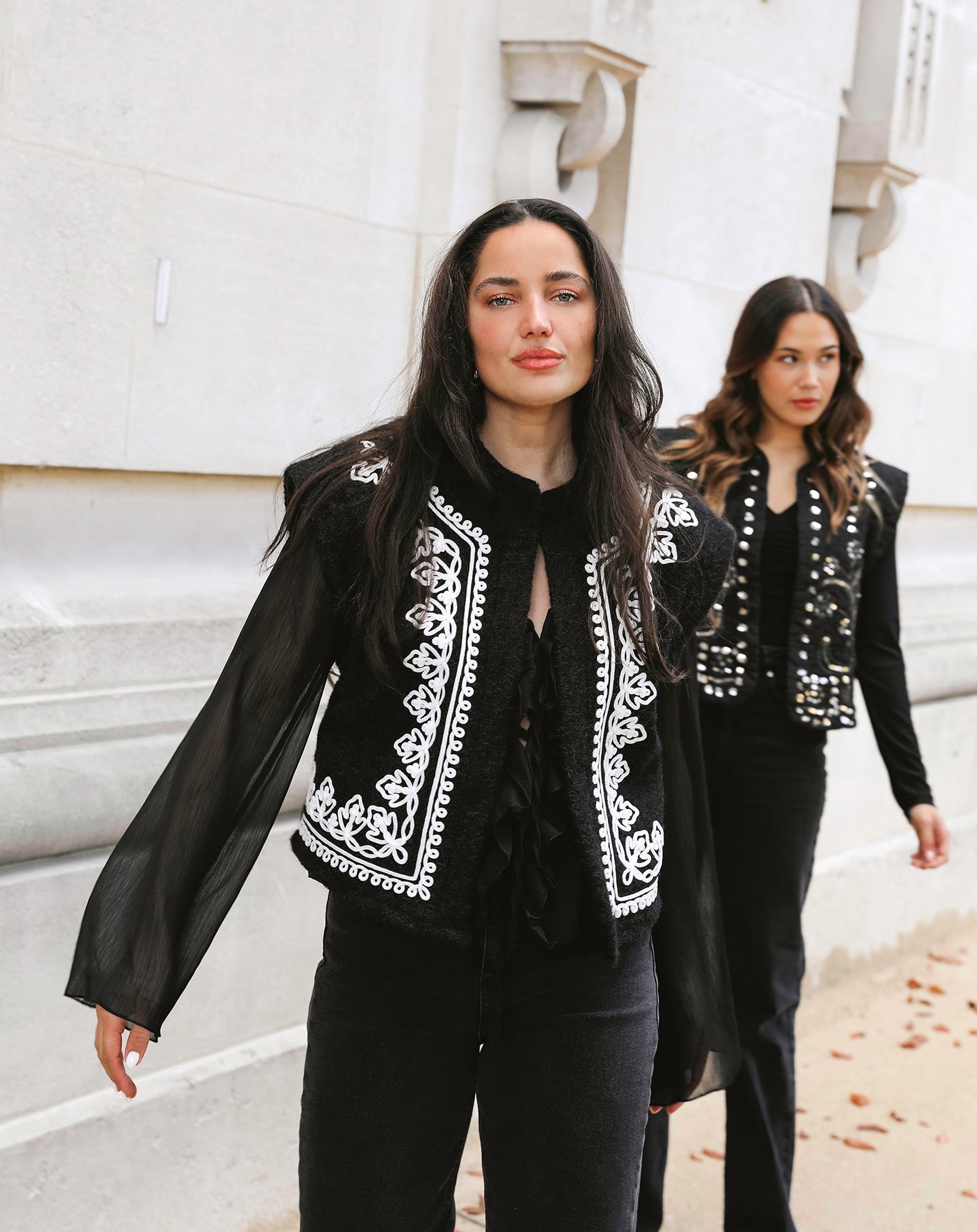 SADIE EMBROIDERY GILET ZWART