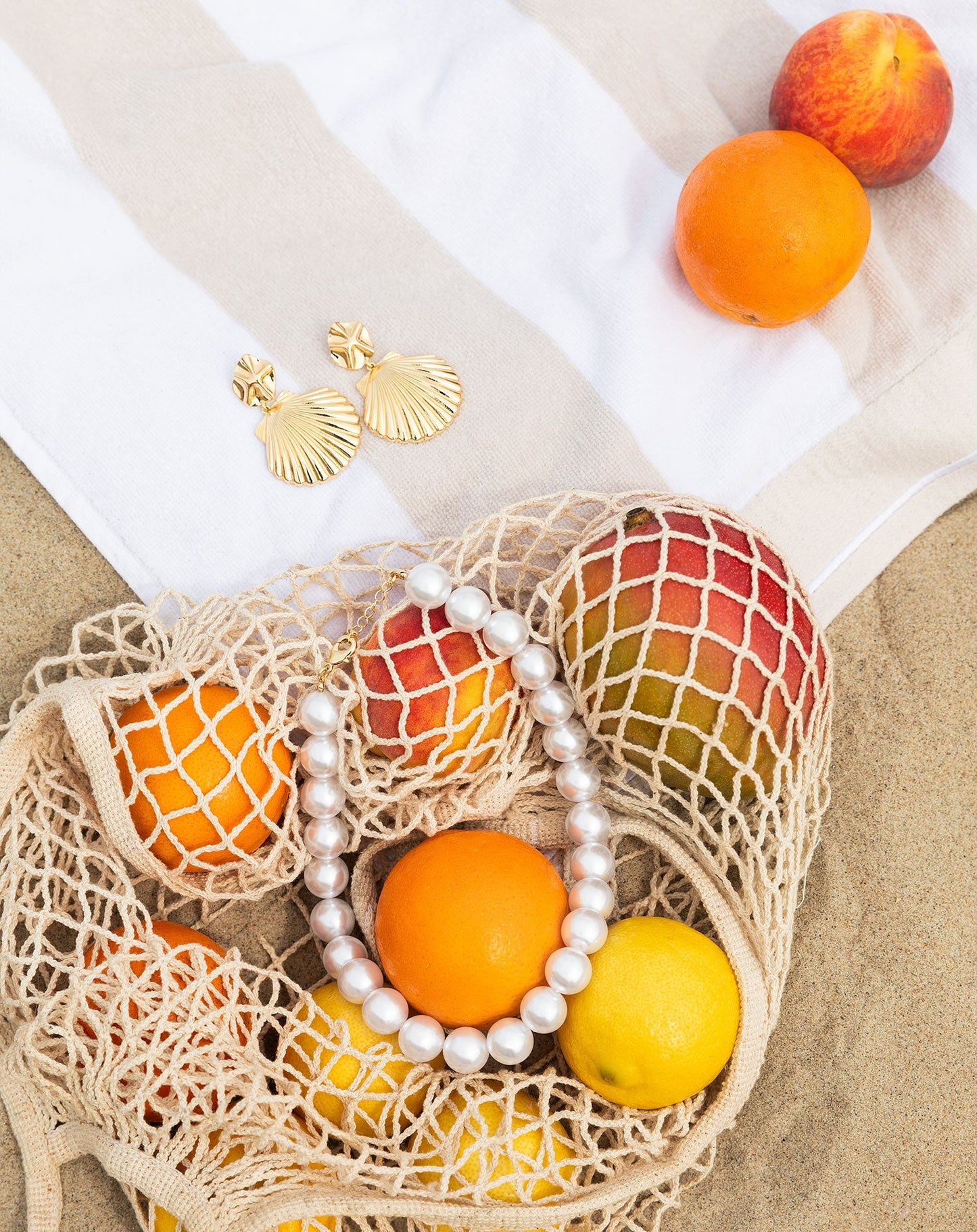 CHUNKY PEARL NECKLACE