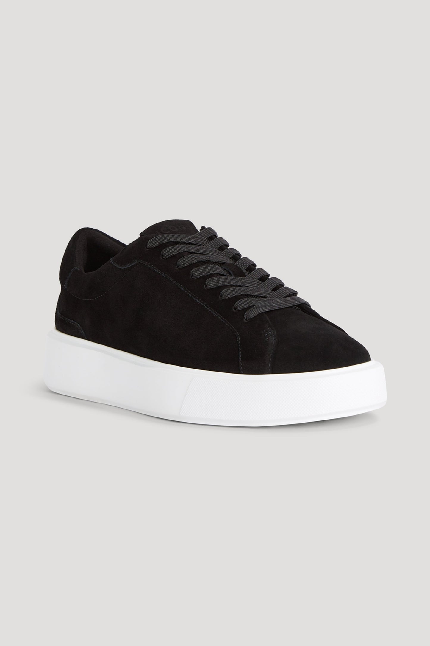 DER KLASSISCHER WILDLEDER-SNEAKERS