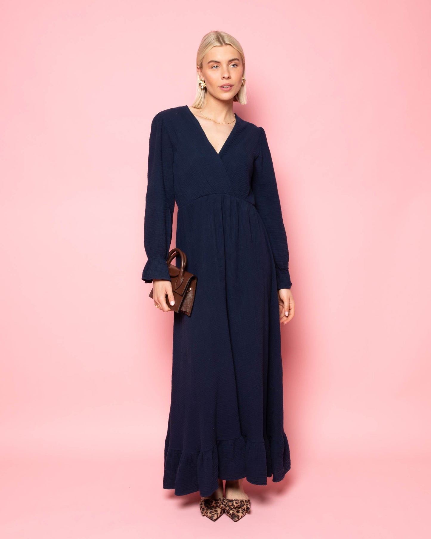 MOUSSELINE MAXI RUFFLE DRESS MARINEBLAUW