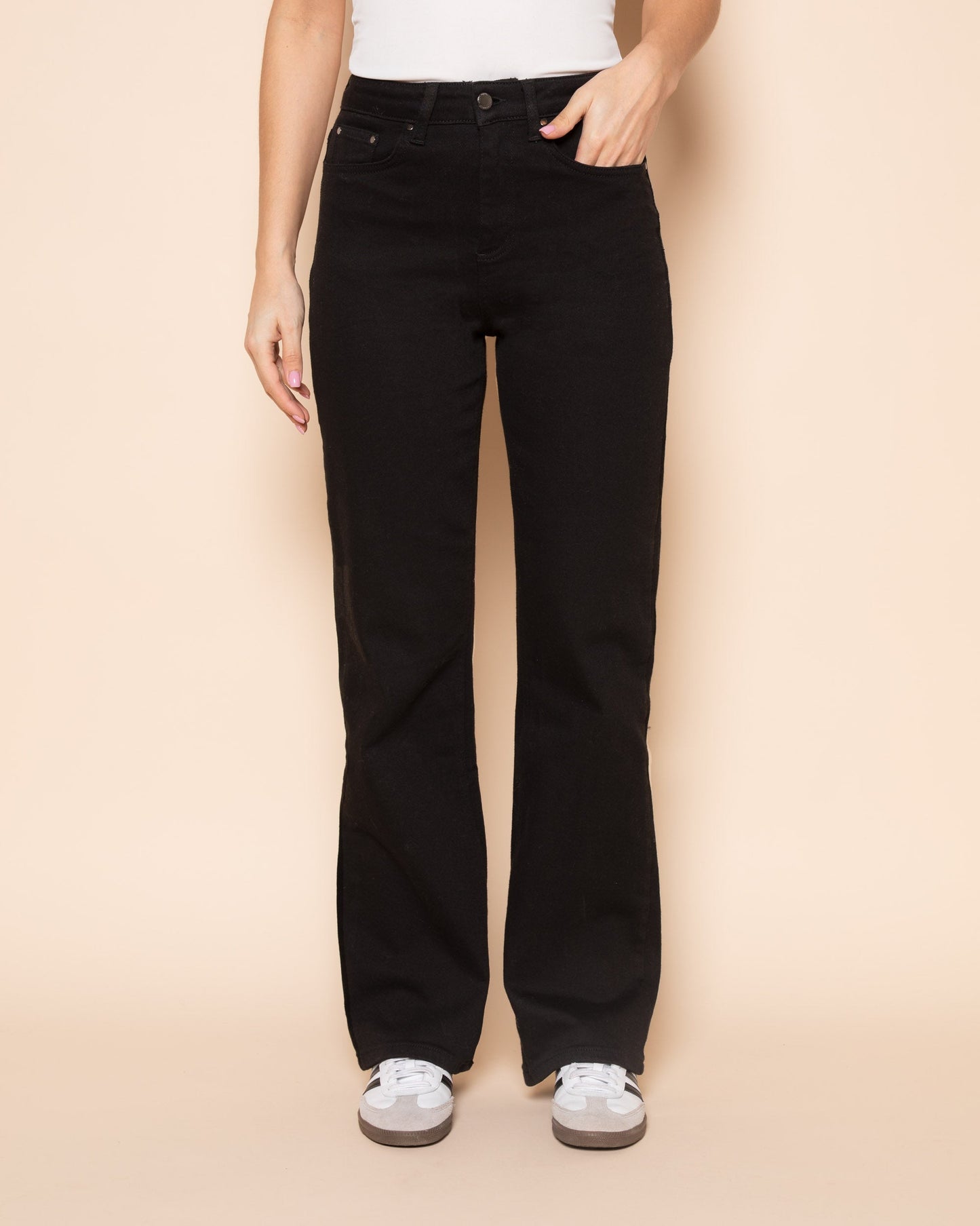 BOOTCUT JEANS ZWART