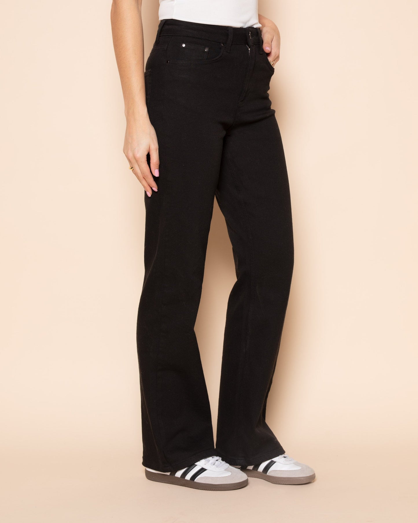 BOOTCUT JEANS ZWART