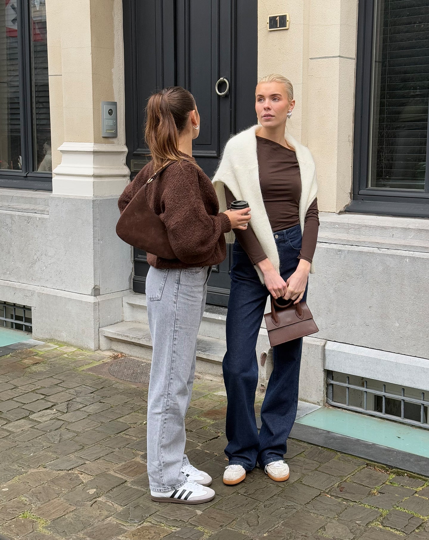 DENIM STRAIGHT LEG JEANS LICHTGRIJS