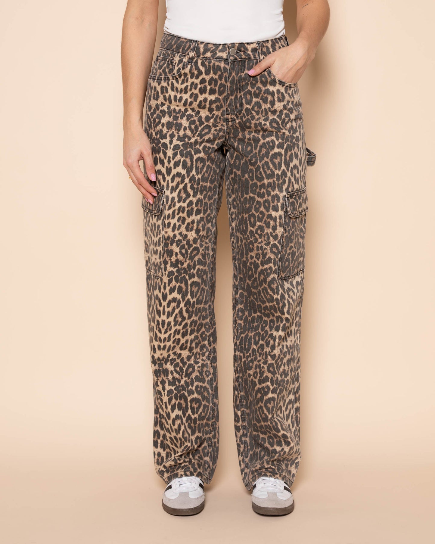 LEOPARD CARGO JEANS ZWART