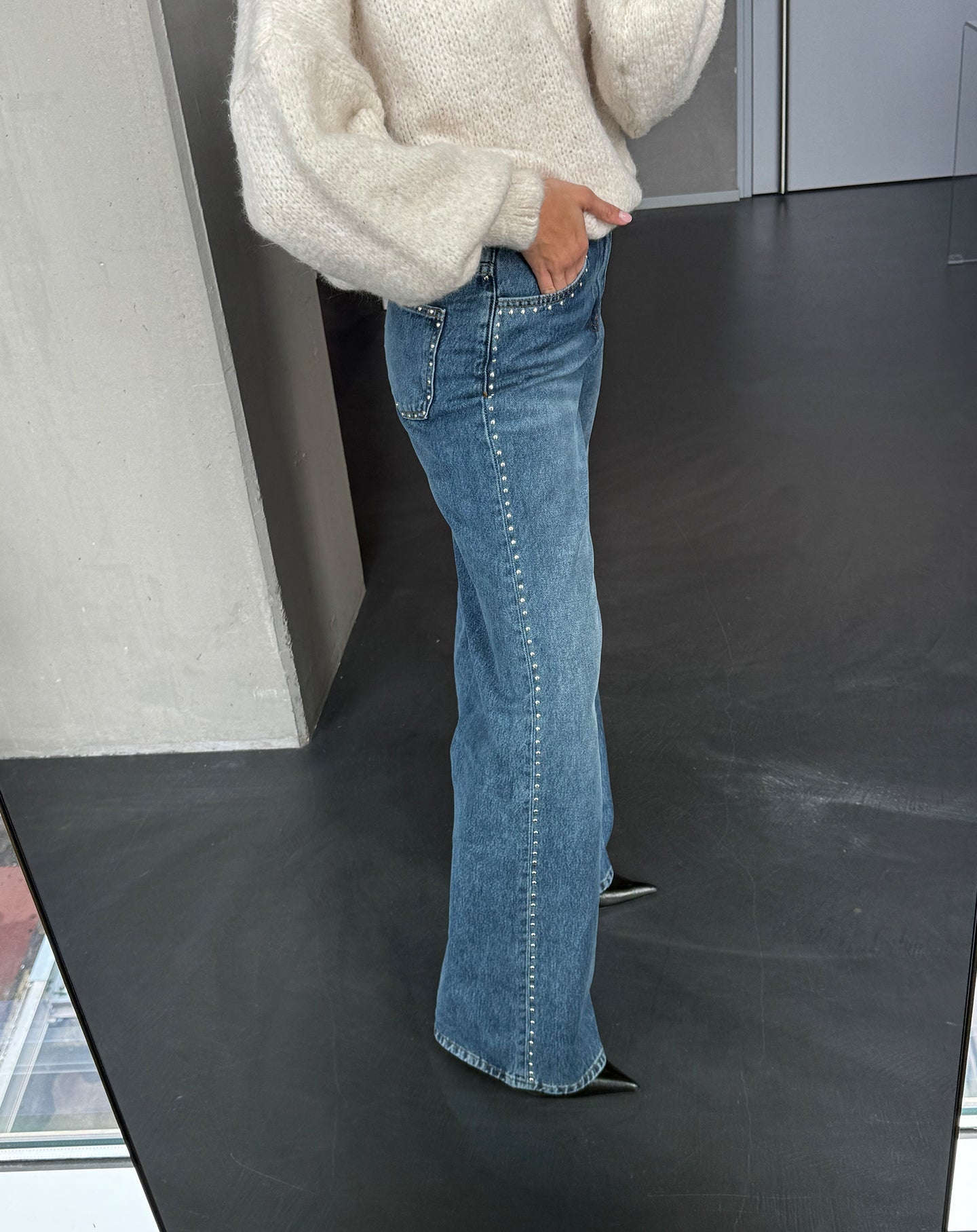 STUD WIDE LEG JEANS DONKERBLAUW