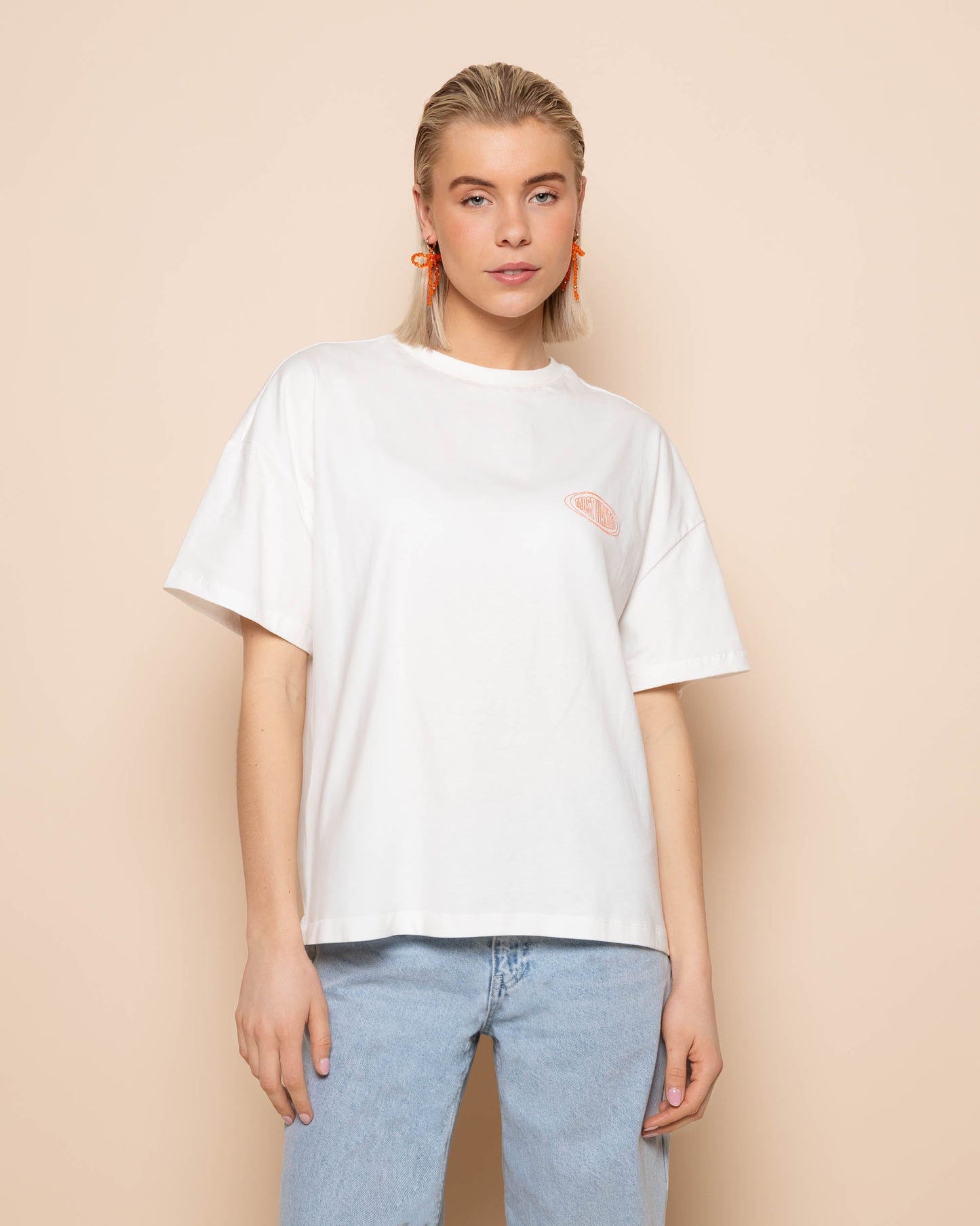 QUEEN OF LOVE OVERSIZED TEE CRÉME