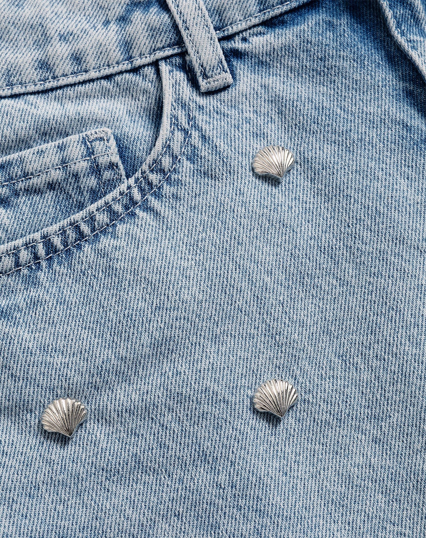 SHELL STUD DENIM SKIRT LICHTBLAUW