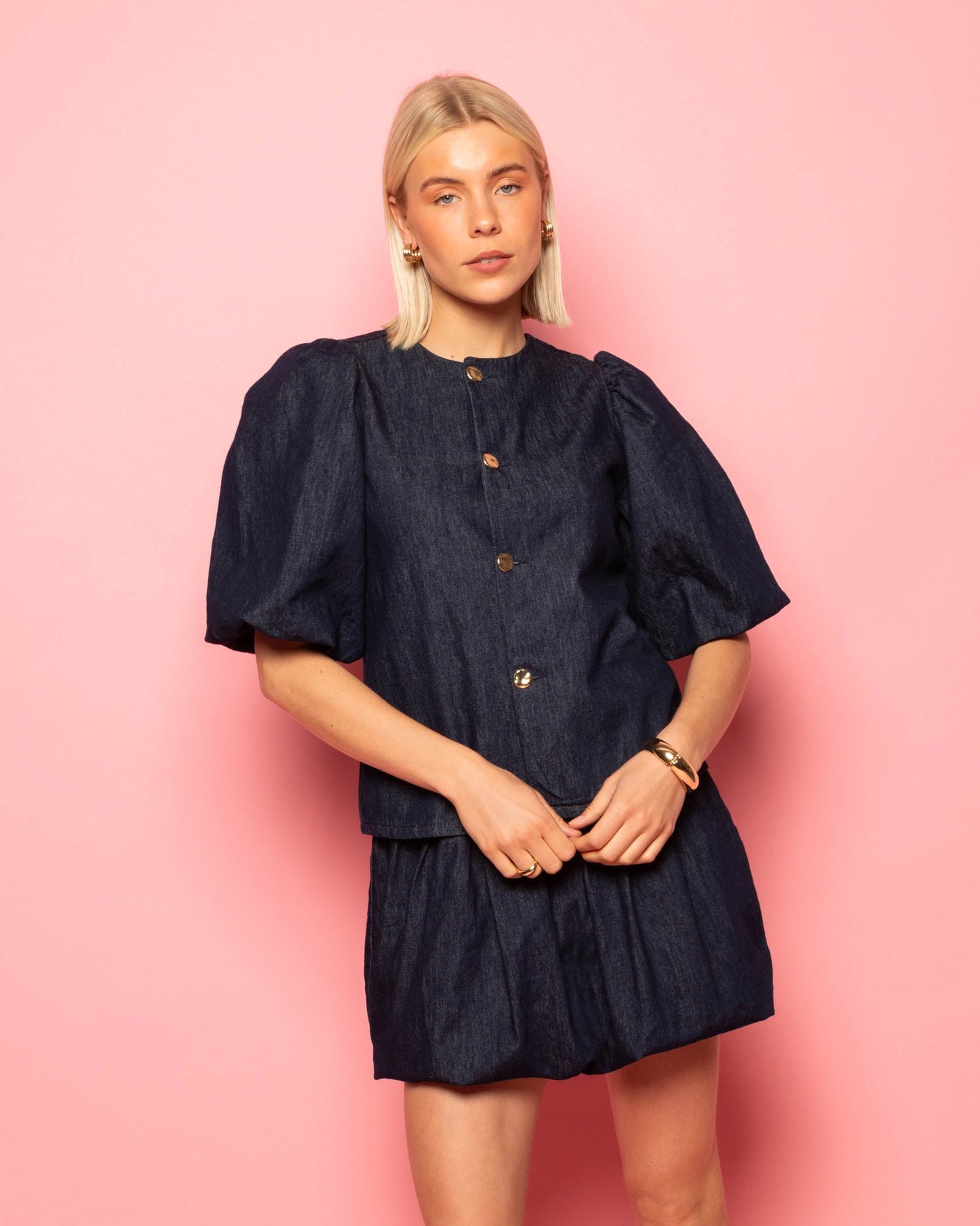 DENIM PUFF SLEEVE BLOUSE DONKERBLAUW