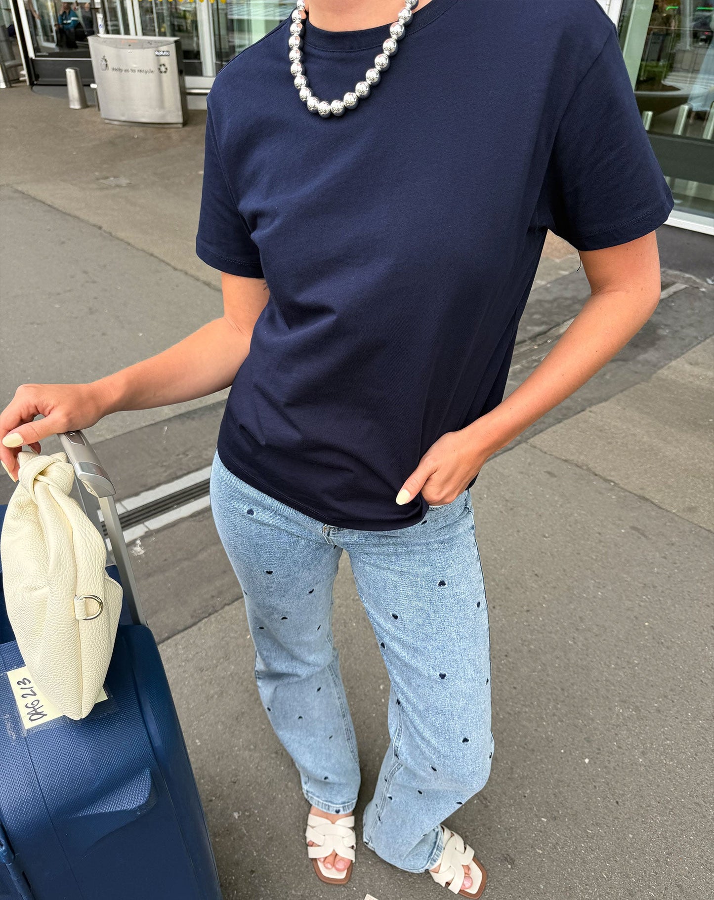 MILLENNIAL FITTED TEE MARINEBLAUW