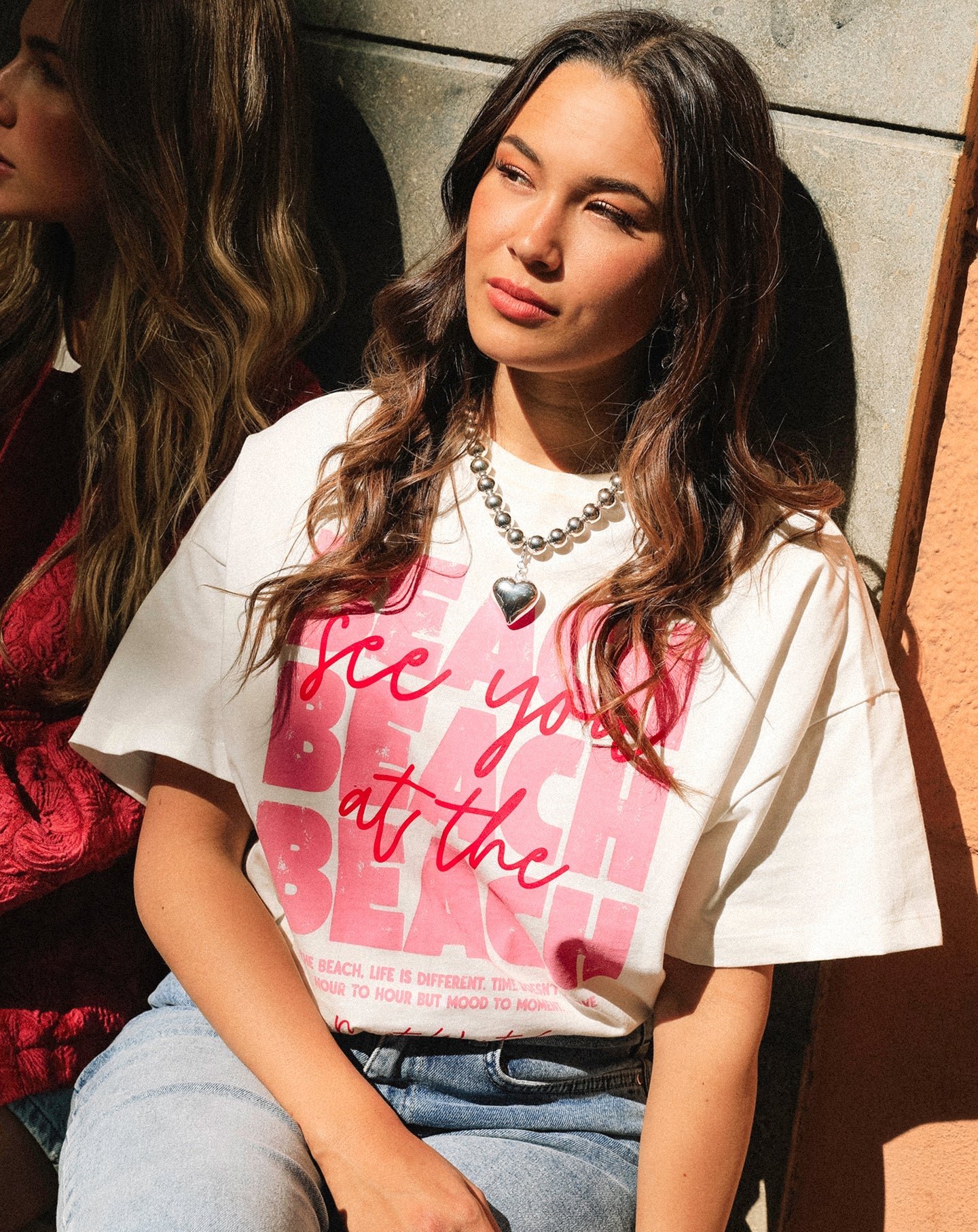 AT THE BEACH OVERSIZED TEE CRÈME