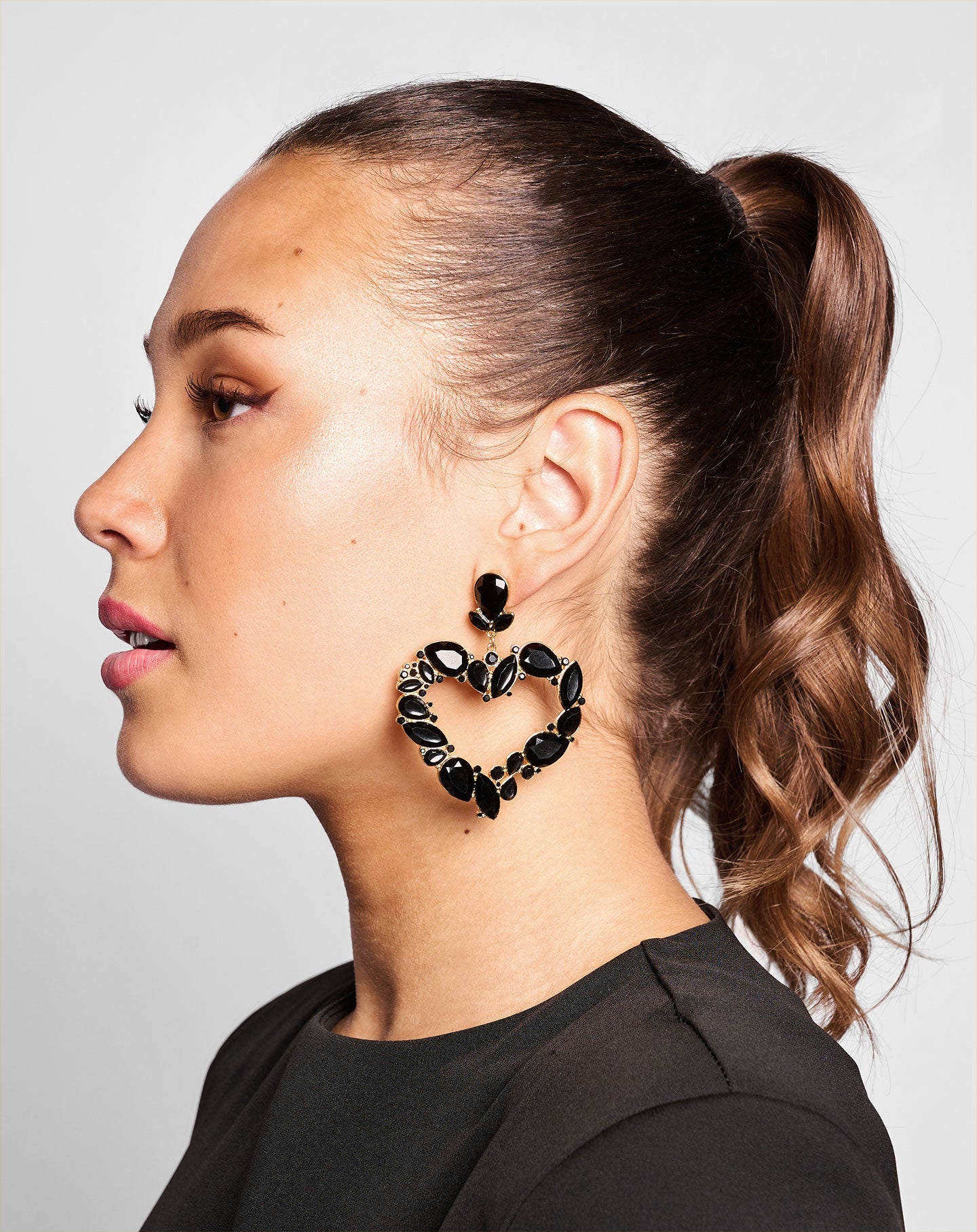 BIG HEART STRASS EARRINGS ZWART