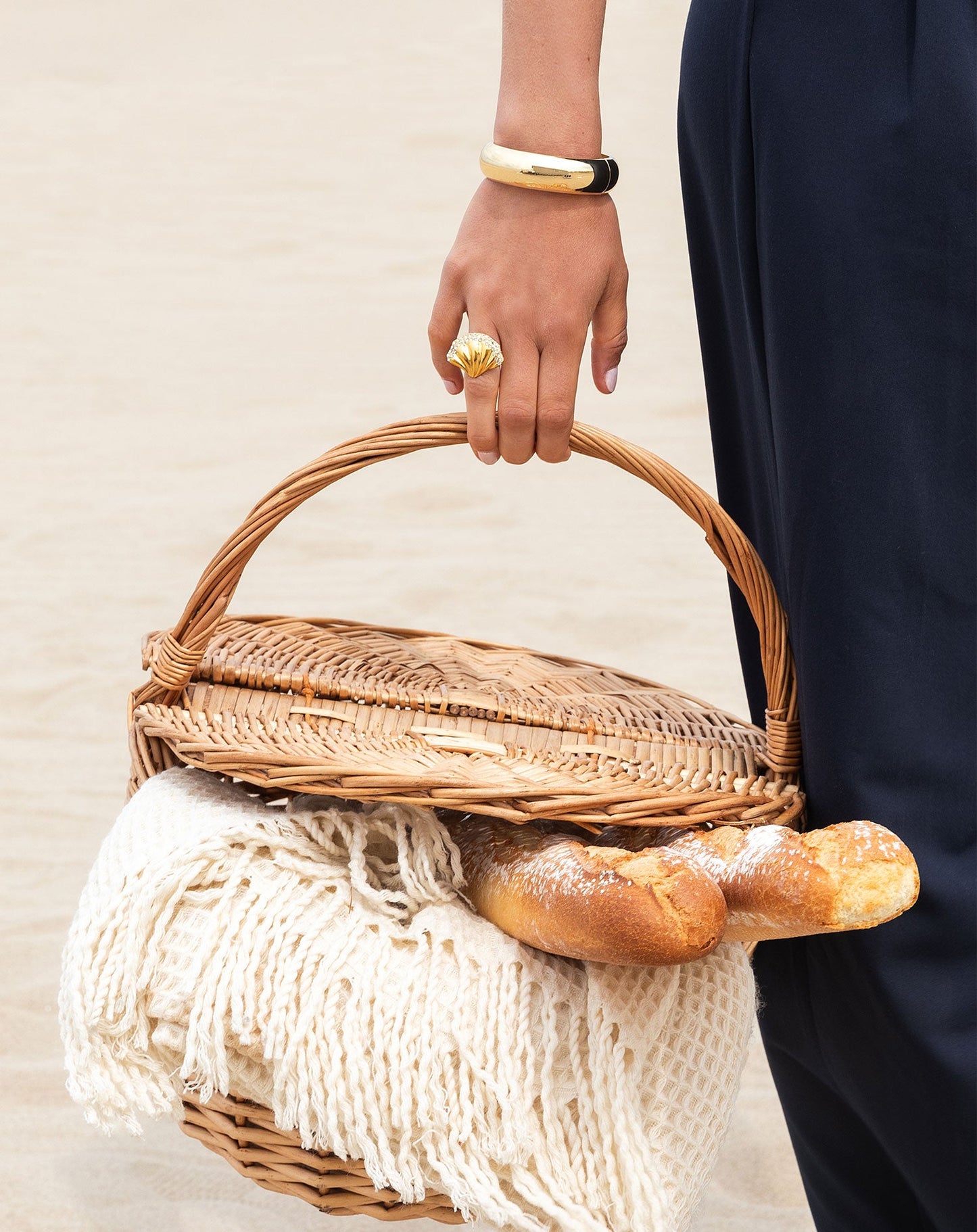 BOLD BANGLE