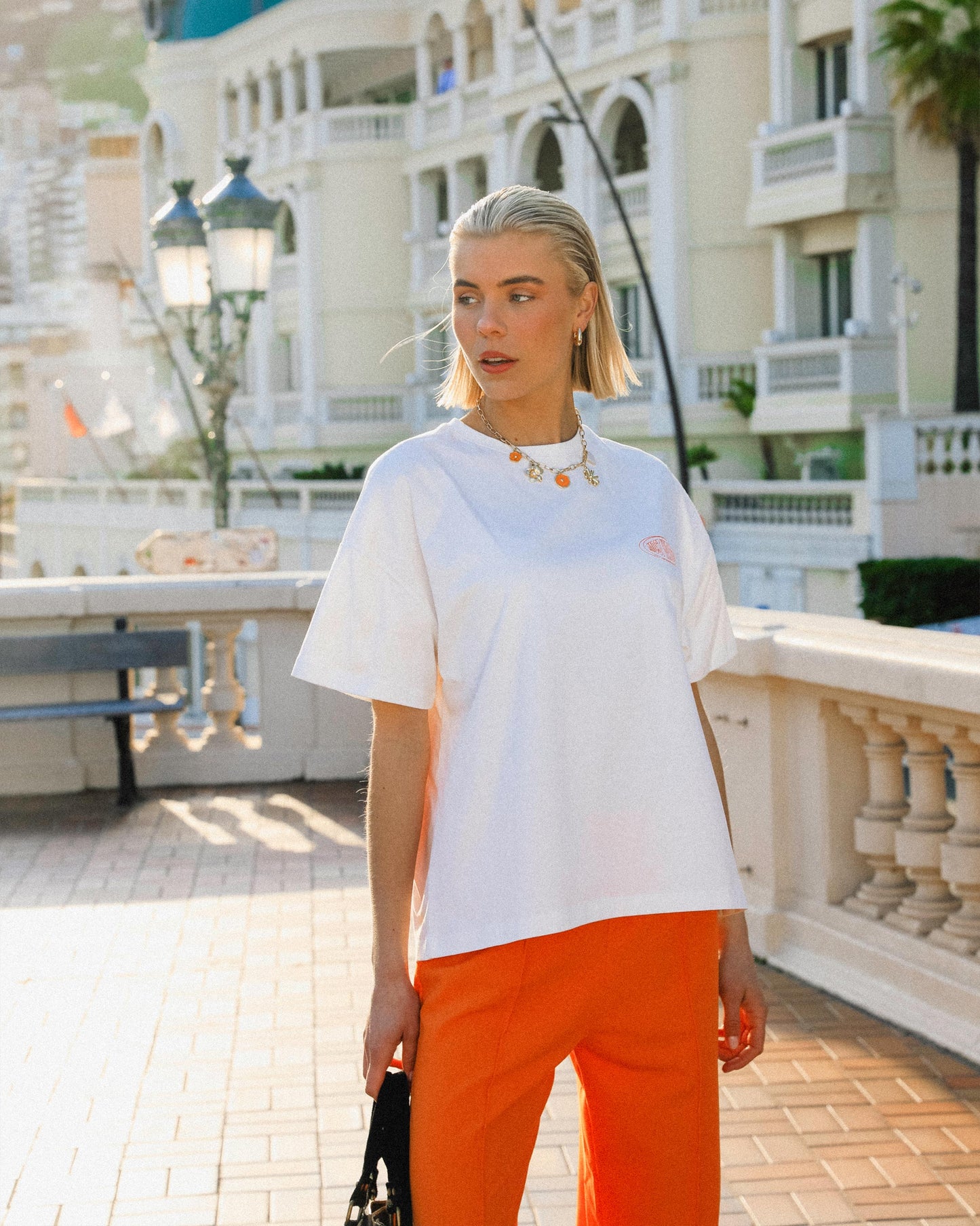 QUEEN OF LOVE OVERSIZED TEE CRÉME
