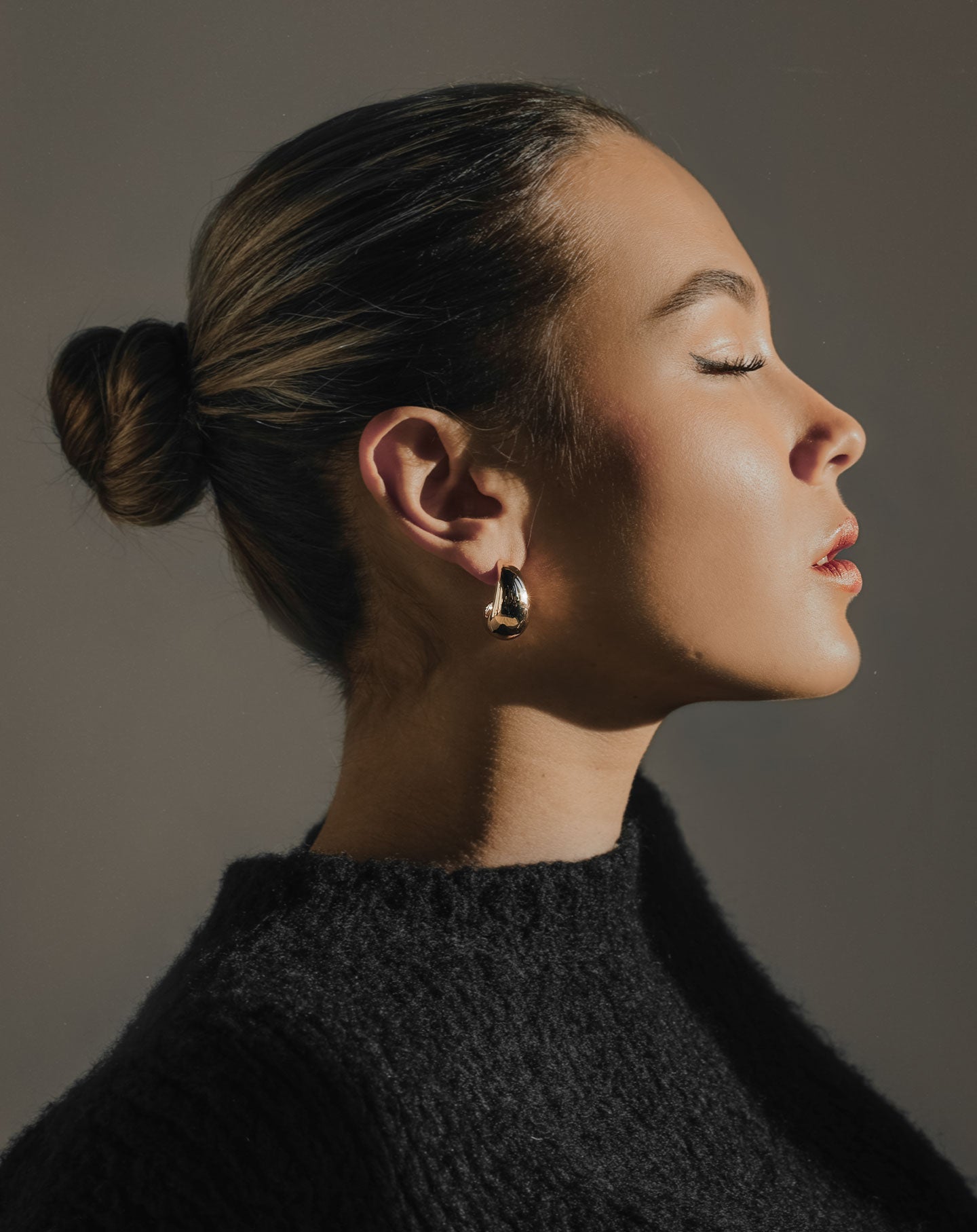 TEARDROP HOOP EARRINGS