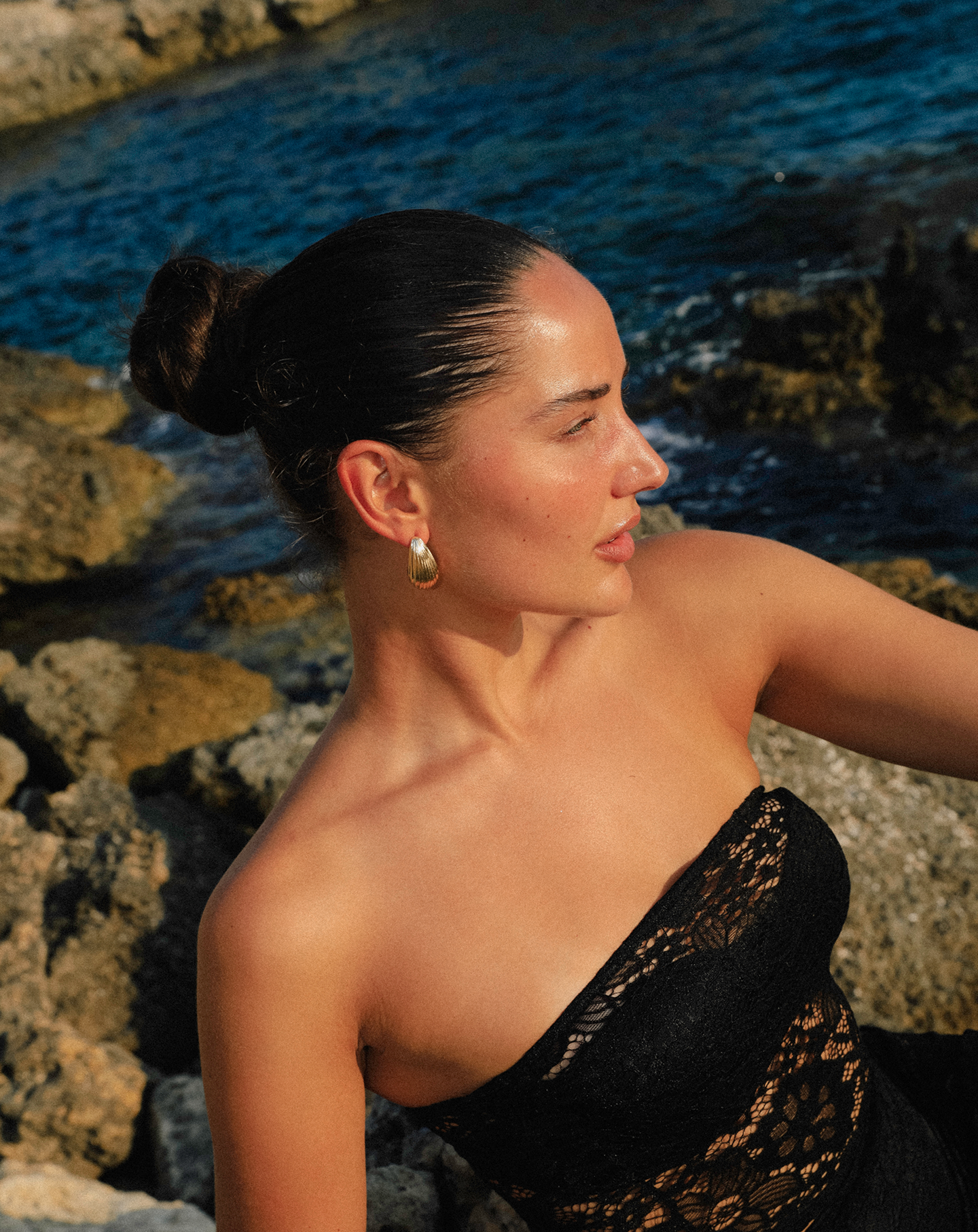 SEASHELL TEARDROP EARRINGS