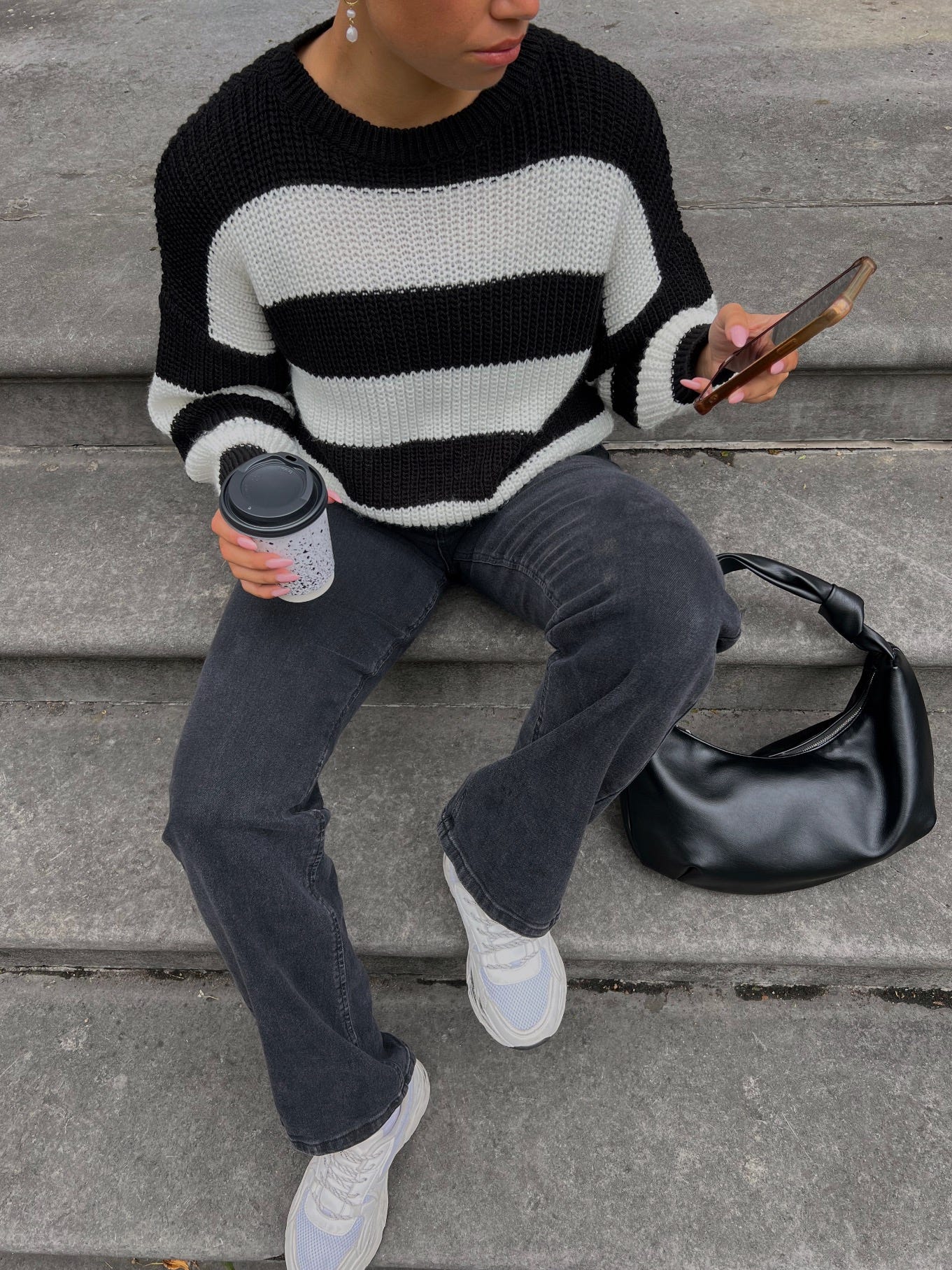 BOXY STRIPE KNIT ZWART