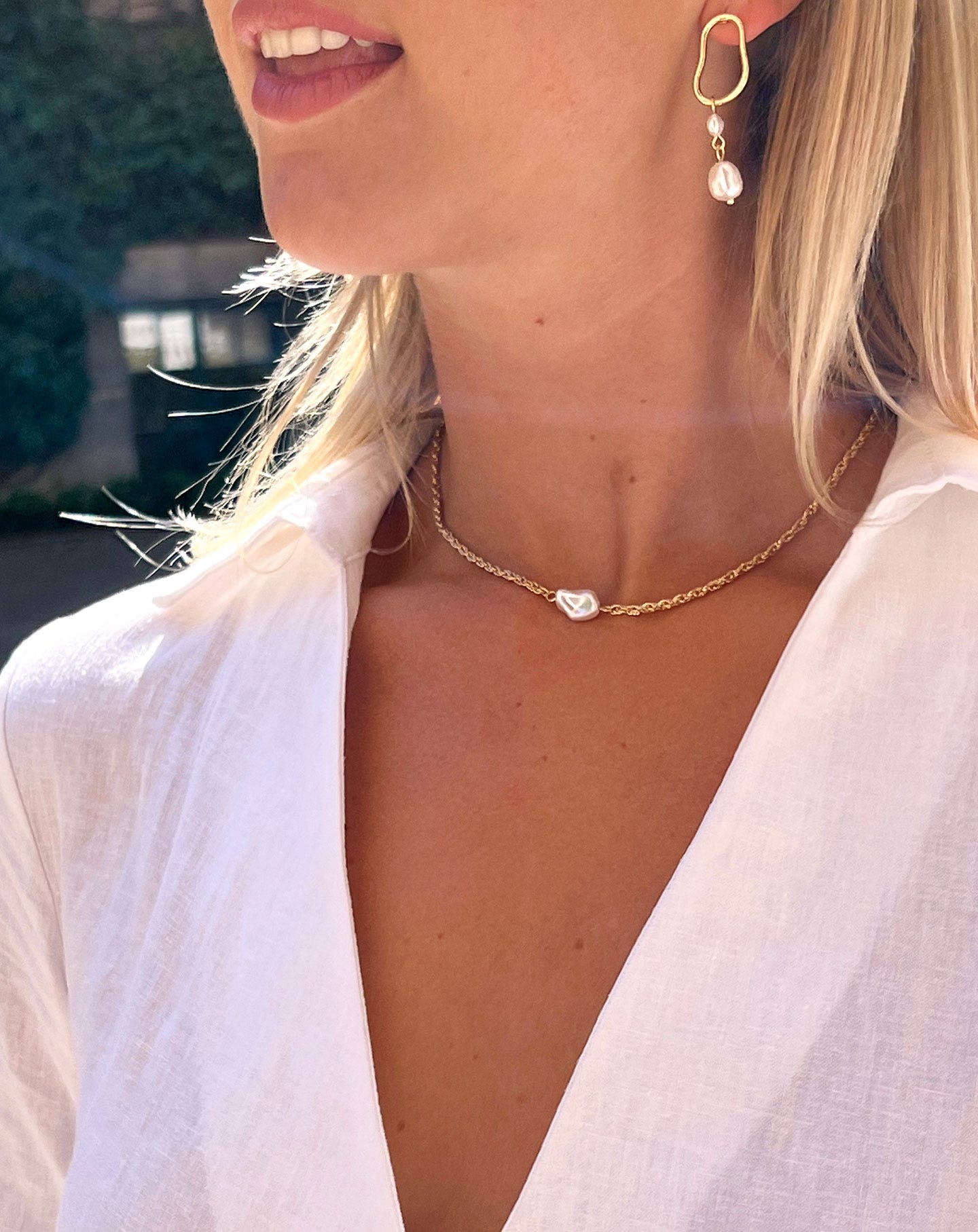 CURVY PEARL EARRINGS