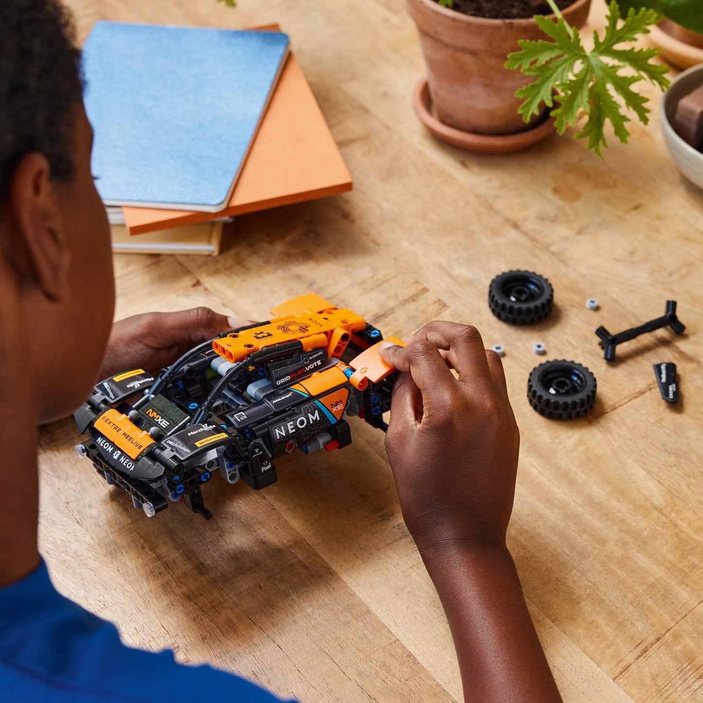 LEGO McLaren Extreme E-Race car 42166 Technic