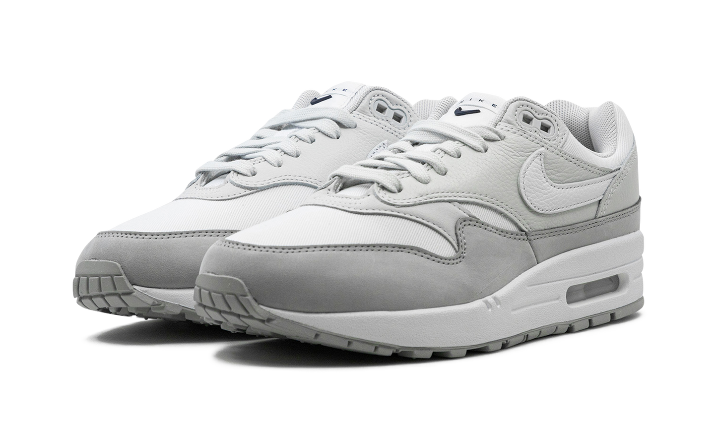 Nike Air Max 1 '87 LX Helles Rauchgrau