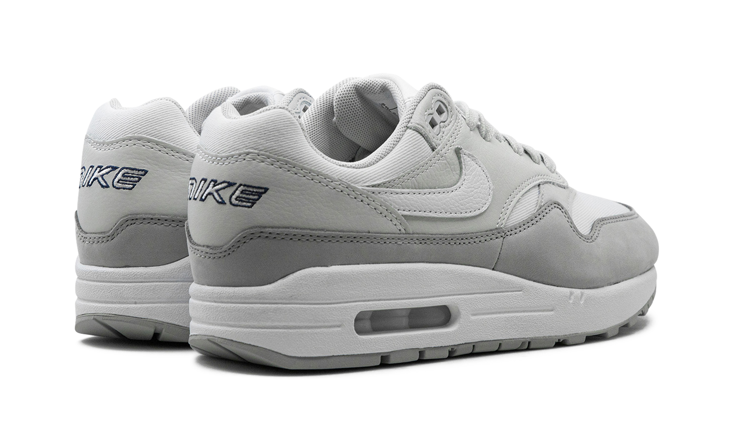 Nike Air Max 1 '87 LX Helles Rauchgrau