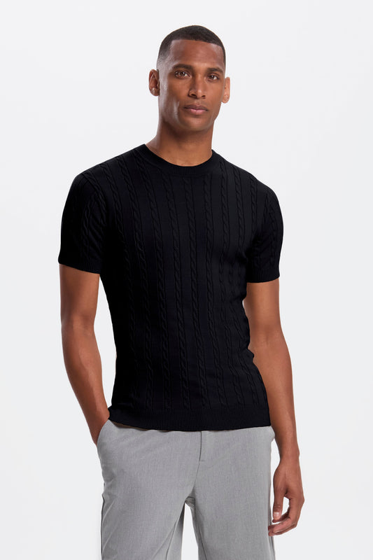 DAS KURZARM-T-SHIRT MIT KABELMUSTER