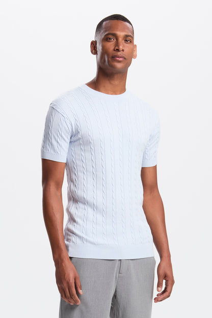 DAS KURZARM-T-SHIRT MIT KABELMUSTER