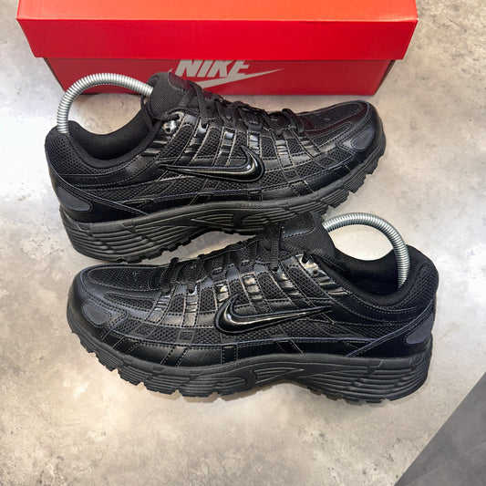 Nike P6000 Sneaker in Dreifachschwarz