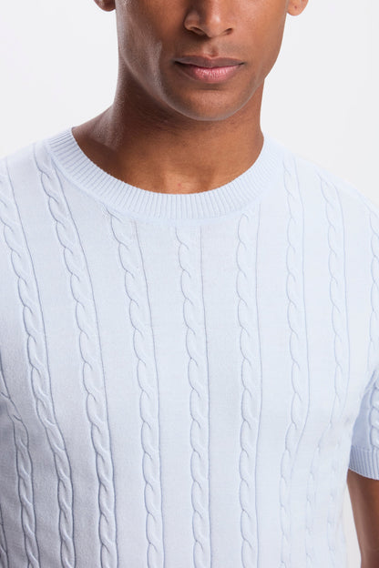 DAS KURZARM-T-SHIRT MIT KABELMUSTER