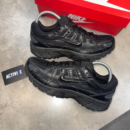 Nike P6000 Sneaker in Dreifachschwarz