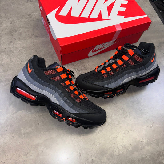 Nike Air Max 95 „Hyper Crimson“