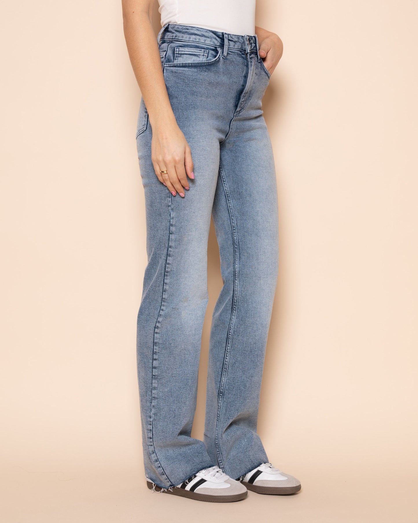 BOOTCUT RAW EDGE JEANS MID BLUE