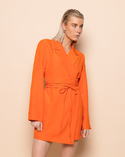 SADIE BLAZER DRESS ORANJE