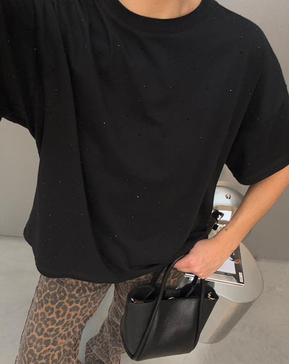 SMALL RHINESTONE OVERSIZED TEE ZWART