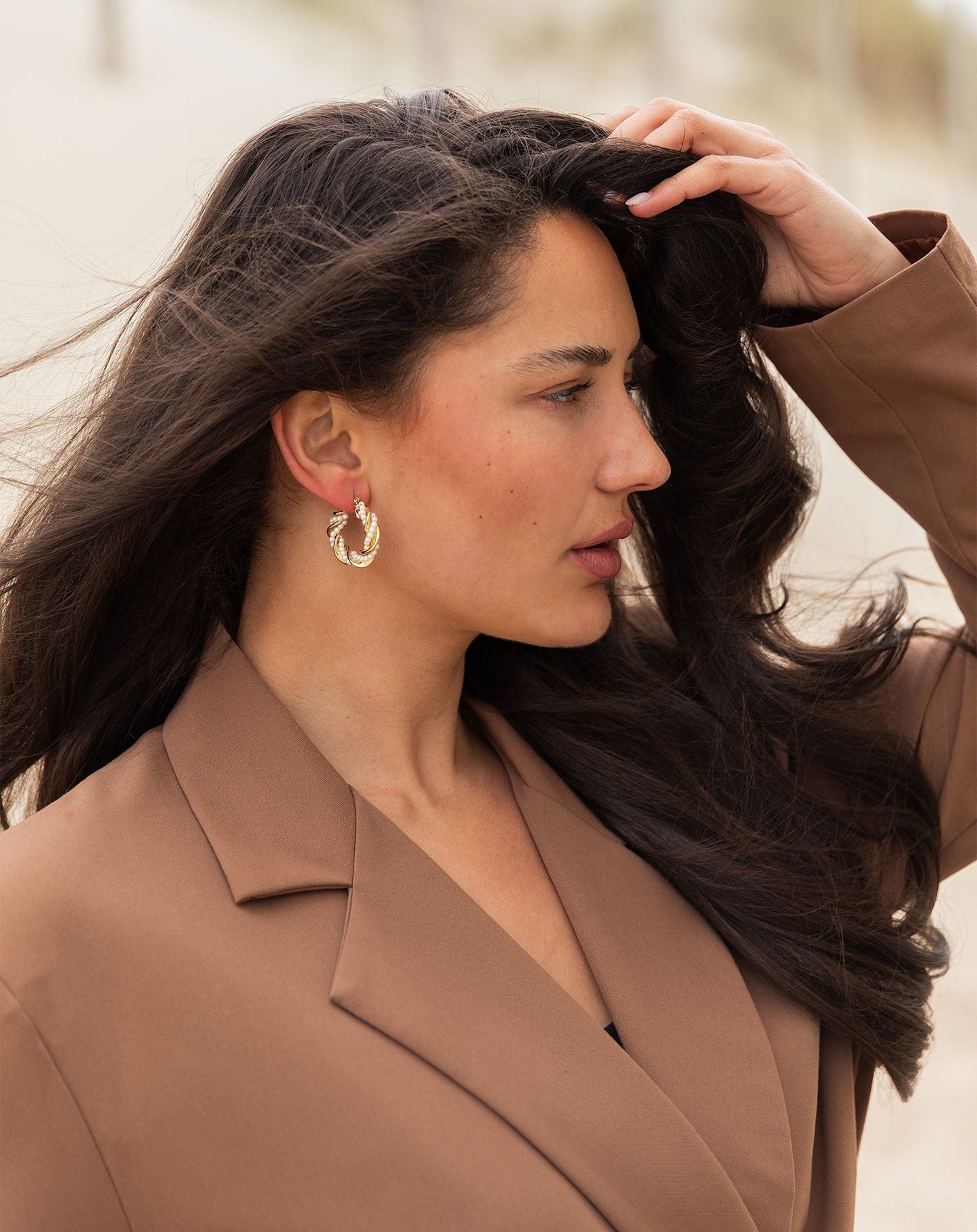 TWISTED PEARL HOOP EARRINGS