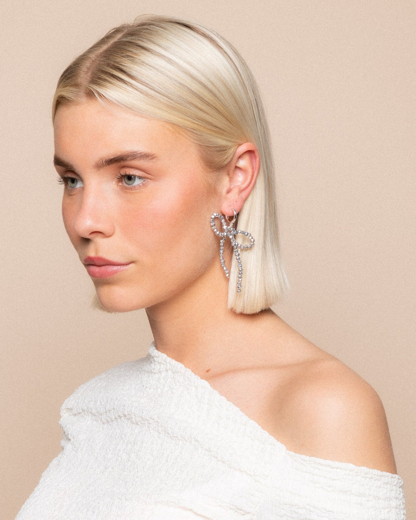 BOW BEADS EARRINGS
