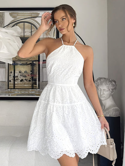 Roxane | Witte Halterjurk met Broderie en Open Rug